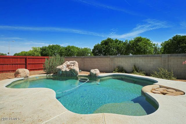 808 W APOLLO Avenue, Tempe, AZ 85283