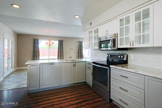 808 W APOLLO Avenue, Tempe, AZ 85283