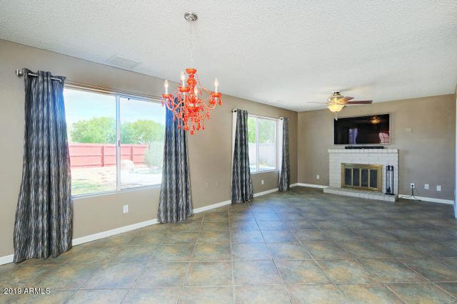 808 W APOLLO Avenue, Tempe, AZ 85283