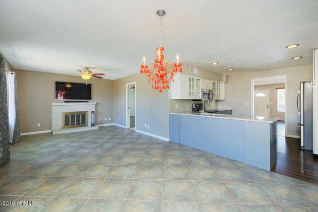 808 W APOLLO Avenue, Tempe, AZ 85283