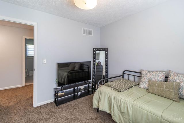 8049 Plantation Drive, West Chester, OH 45069