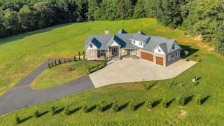 5655 Henderson Hill Road, Chesnee, SC 29323
