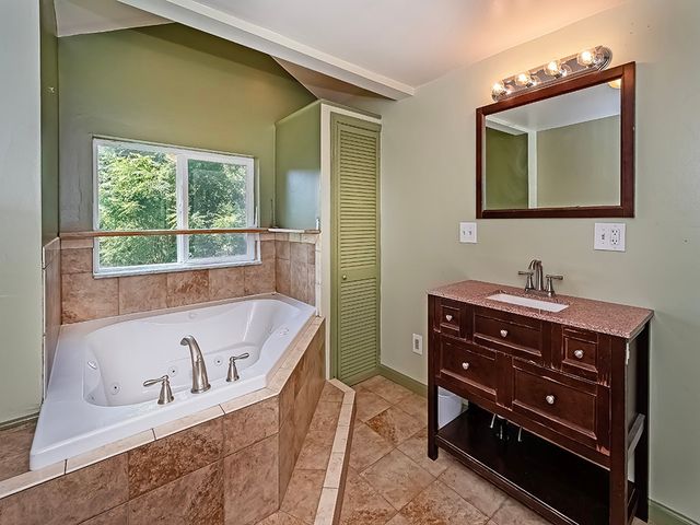 108 CENTER ST, Braddock Hills, PA 15221