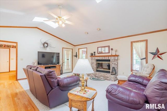 5897 COUNTRY MEADOW Lane, Clinton, IL 61727