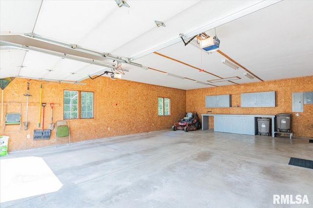 5897 COUNTRY MEADOW Lane, Clinton, IL 61727