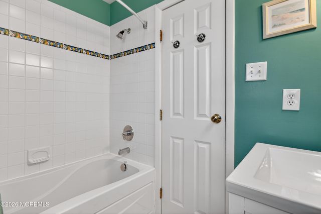 20 Mcclintock Street, Ocean Grove, NJ 07756