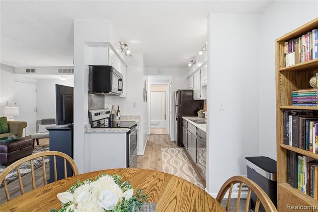 33231 Fargo Street, Livonia, MI 48152