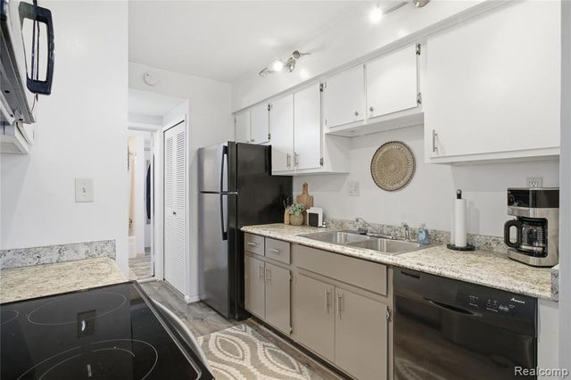 33231 Fargo Street, Livonia, MI 48152