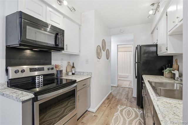 33231 Fargo Street, Livonia, MI 48152