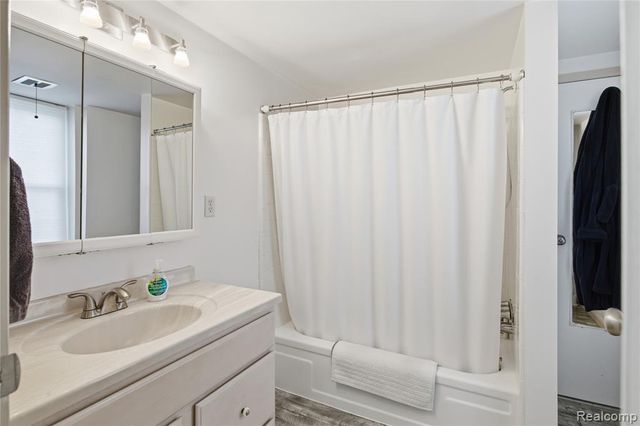 33231 Fargo Street, Livonia, MI 48152