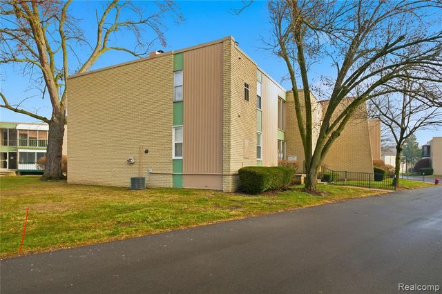 33231 Fargo Street, Livonia, MI 48152