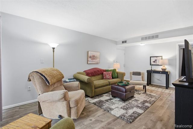 33231 Fargo Street, Livonia, MI 48152