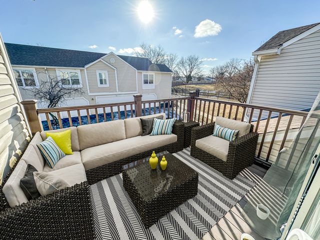 535 Le Parc Circle, Buffalo Grove, IL 60089
