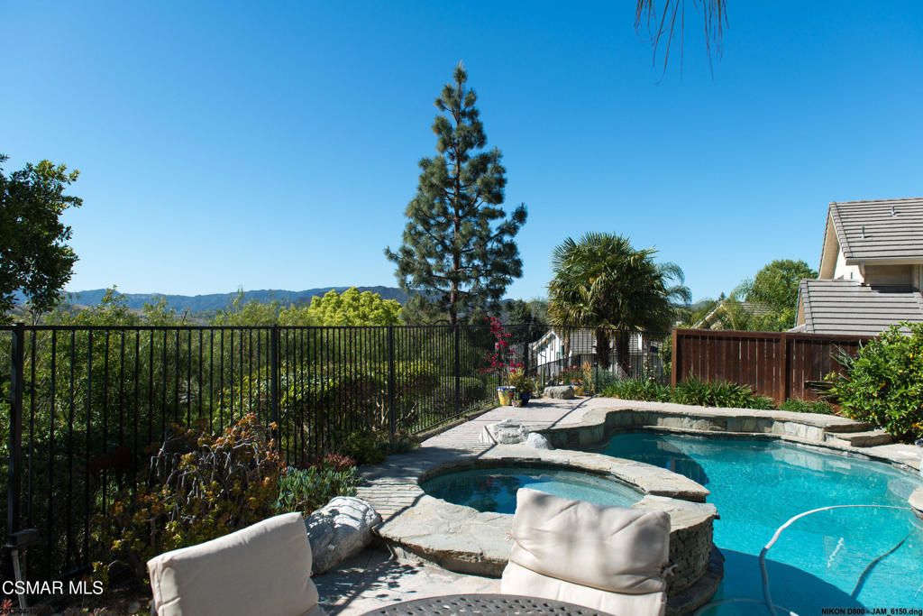 6626 Oak Forest Drive, Oak Park, CA 91377