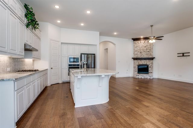 717 Corner Post Path, Celina, TX 75009