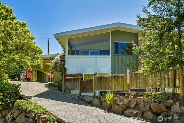 4802 24th Place S, Seattle, WA 98108