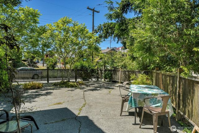 4802 24th Place S, Seattle, WA 98108