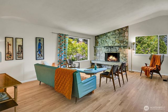 4802 24th Place S, Seattle, WA 98108