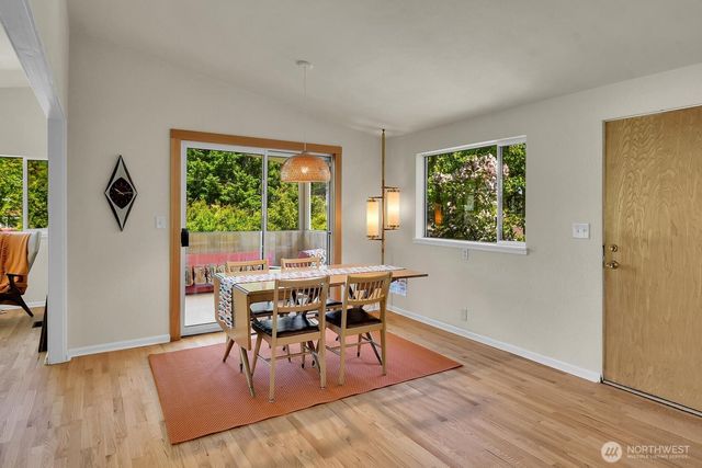 4802 24th Place S, Seattle, WA 98108
