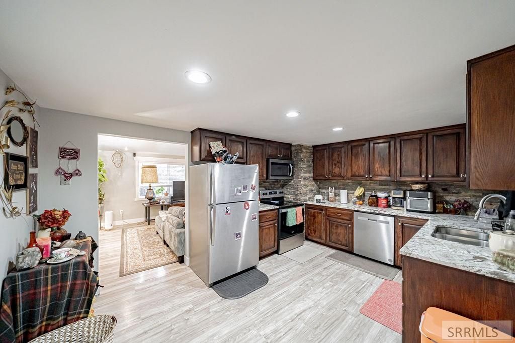 Image 13 of property listing at 6958 N 25th East, Idaho Falls, ID 83401