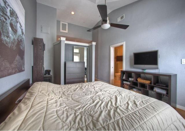 806 Jackson Hill Street 302, Houston, TX 77007