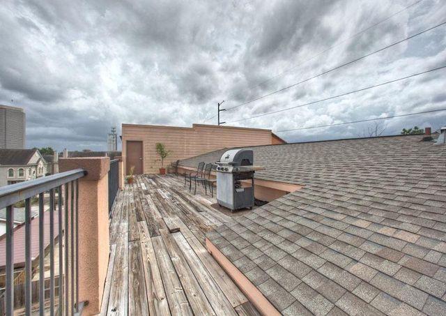 806 Jackson Hill Street 302, Houston, TX 77007
