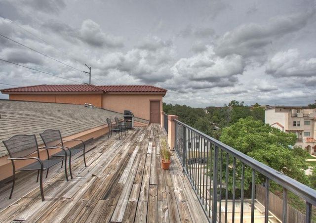 806 Jackson Hill Street 302, Houston, TX 77007