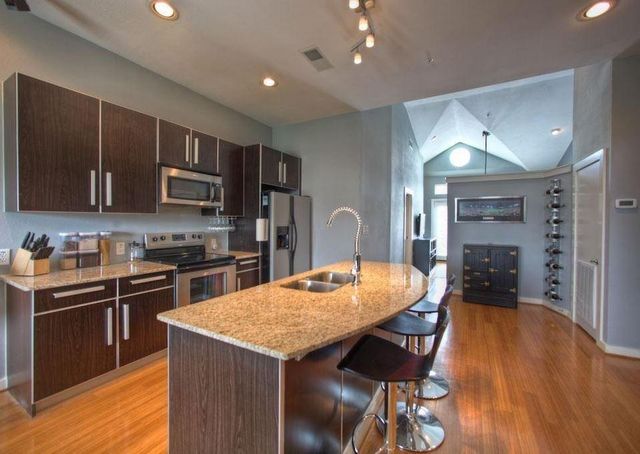 806 Jackson Hill Street 302, Houston, TX 77007
