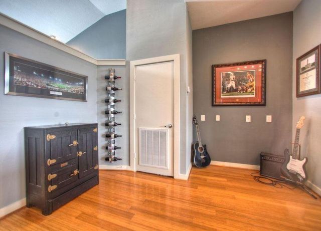 806 Jackson Hill Street 302, Houston, TX 77007