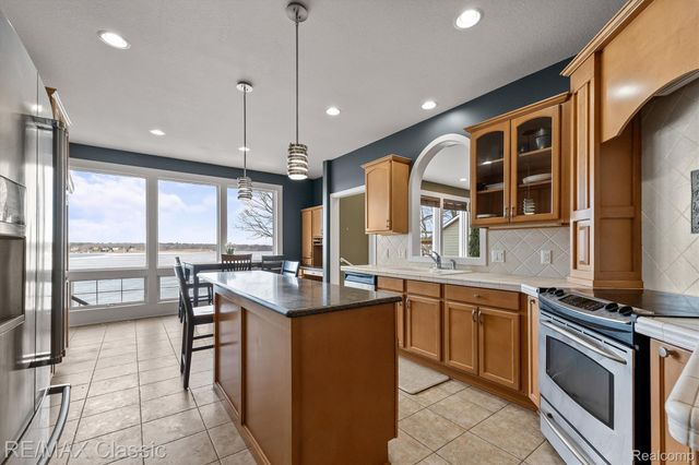 5118 S Shore Drive, Fruitport Village, MI 49461