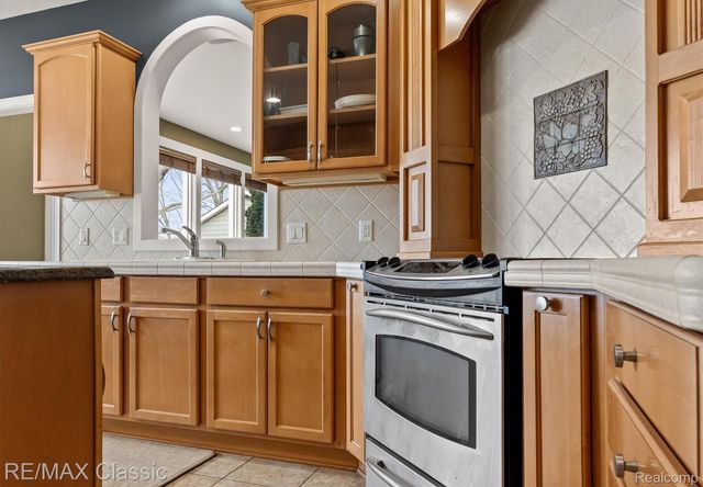 5118 S Shore Drive, Fruitport Village, MI 49461