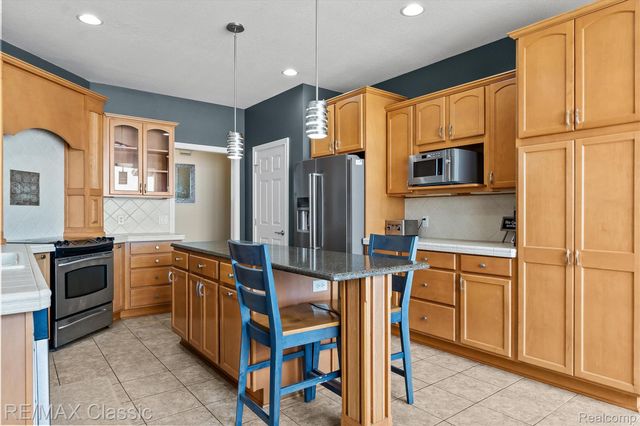 5118 S Shore Drive, Fruitport Village, MI 49461