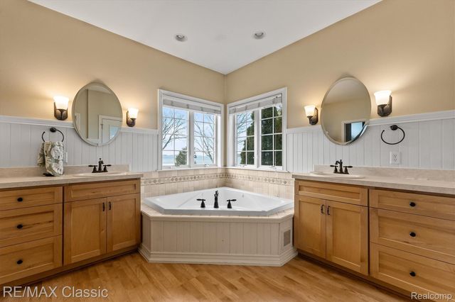 5118 S Shore Drive, Fruitport Village, MI 49461