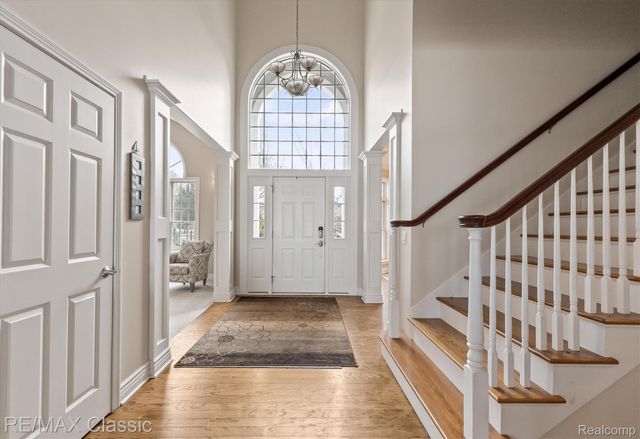 5118 S Shore Drive, Fruitport Village, MI 49461