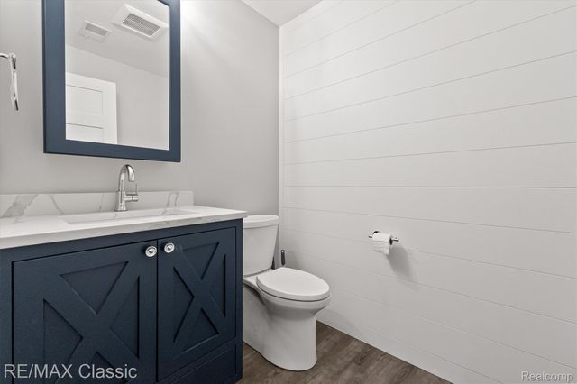 5118 S Shore Drive, Fruitport Village, MI 49461