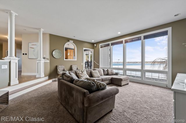 5118 S Shore Drive, Fruitport Village, MI 49461