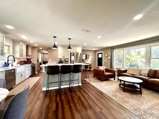 17360 Patricia LANE, Brookfield, WI 53045