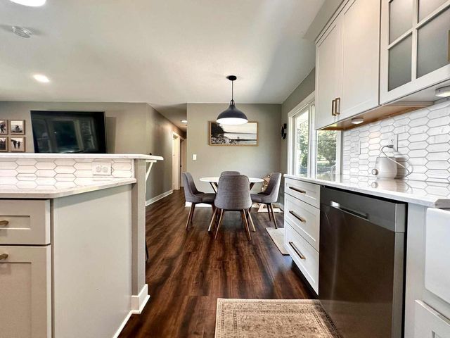 17360 Patricia LANE, Brookfield, WI 53045