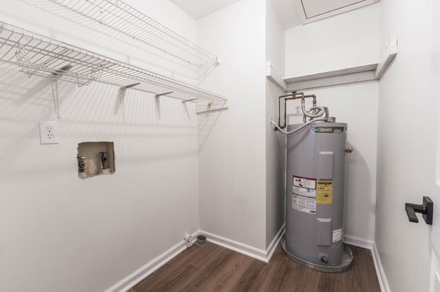 1805 Meadow Cliff Dr, Nashville, TN 37210