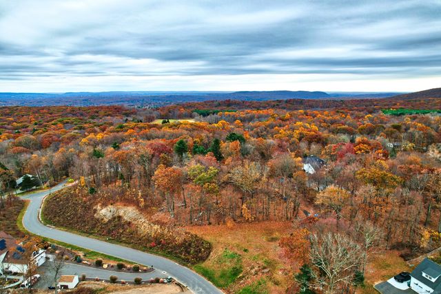 9 Ridgewood Club Road, Prospect, CT 06712