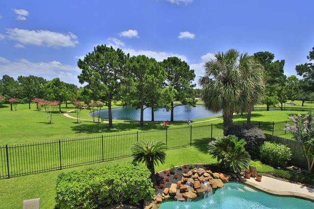 17331 Fairgrove Park Drive, Houston, TX 77095
