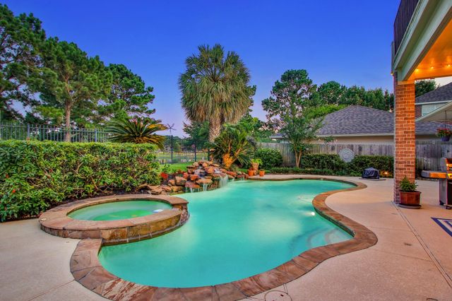 17331 Fairgrove Park Drive, Houston, TX 77095