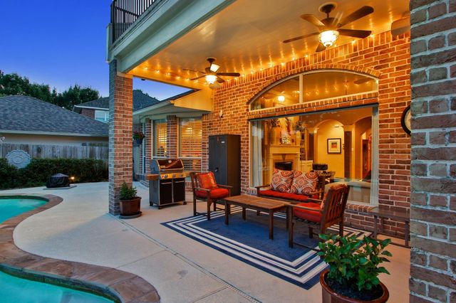 17331 Fairgrove Park Drive, Houston, TX 77095