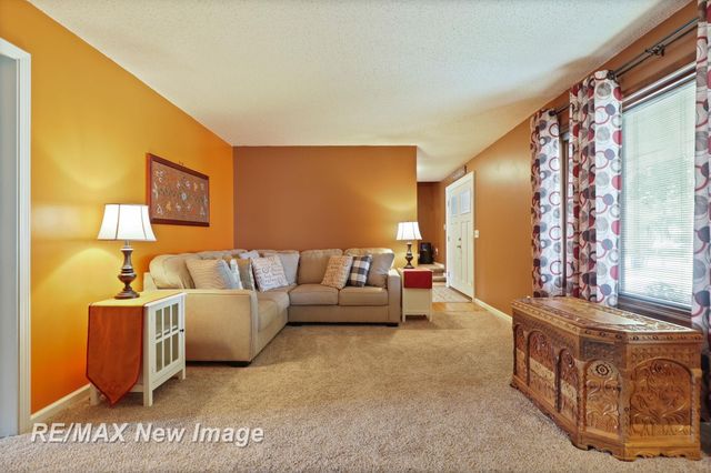 8889 Crooked Creek Drive, Saginaw, MI 48609