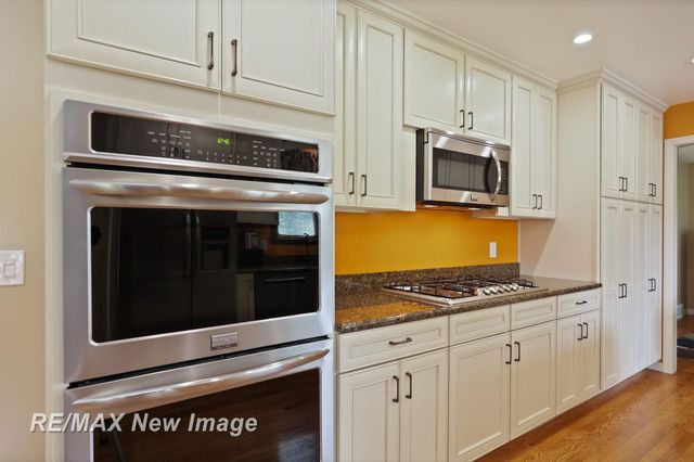 8889 Crooked Creek Drive, Saginaw, MI 48609