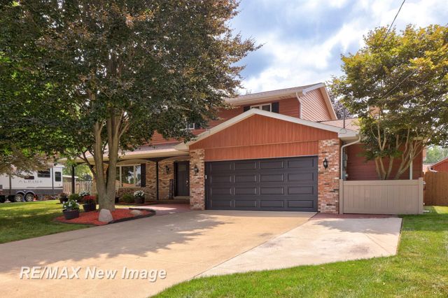 8889 Crooked Creek Drive, Saginaw, MI 48609