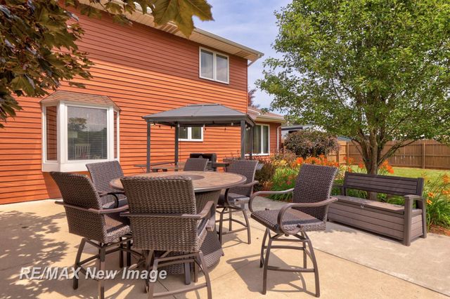 8889 Crooked Creek Drive, Saginaw, MI 48609