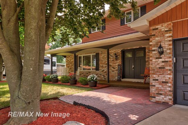 8889 Crooked Creek Drive, Saginaw, MI 48609