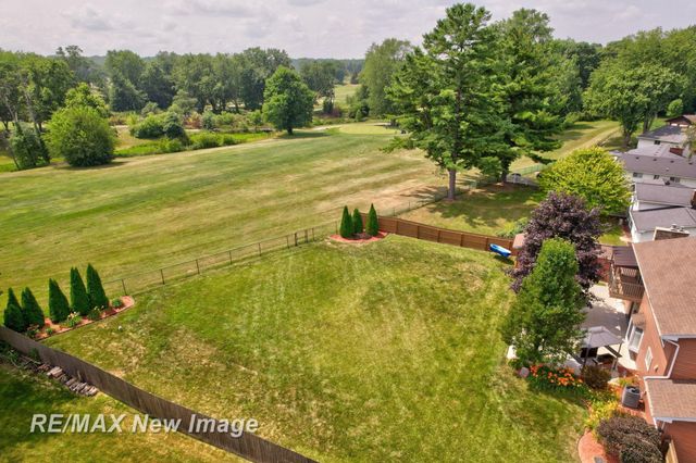 8889 Crooked Creek Drive, Saginaw, MI 48609