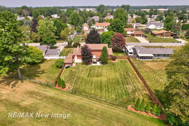 8889 Crooked Creek Drive, Saginaw, MI 48609